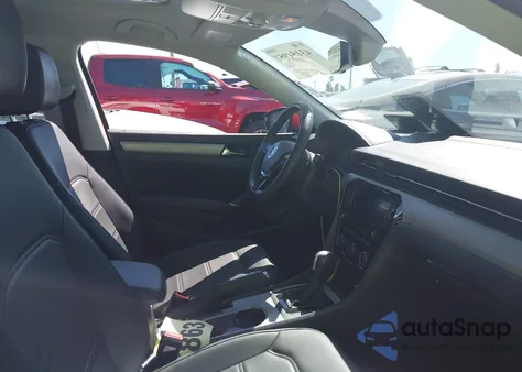 2022 Volkswagen Passat 2.0T Se из США, поврежденный, VIN 1VWSA7A32NC001421